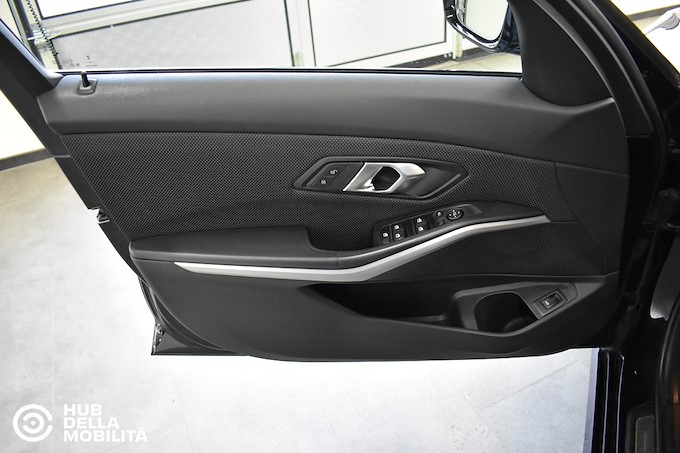 BMW 318d 48V Touring